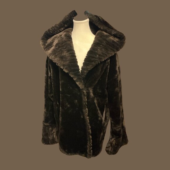 Vintage Coat! - Picture 2 of 6